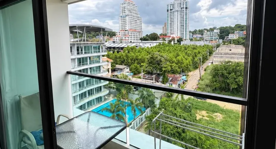 Condo en alquiler de 2 habitaciones en Bang Lamung, Chonburi