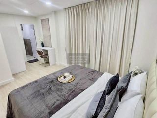 Haus zur Miete mit 5 Zimmer in Huai Khwang, Bangkok