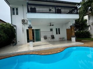 Haus zur Miete mit 4 Zimmer in Mueang Phuket, Phuket