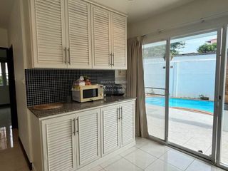 Haus zur Miete mit 4 Zimmer in Mueang Phuket, Phuket