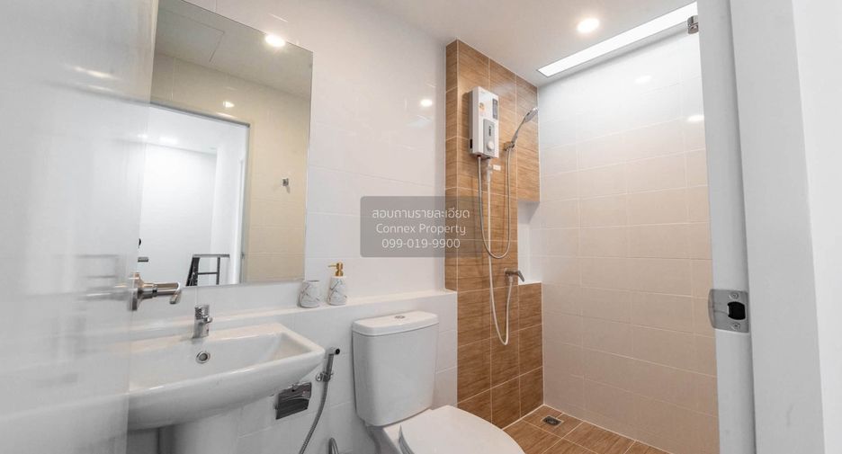 For rent 3 bedrooms townhouse in Bang Phli, Samut Prakan