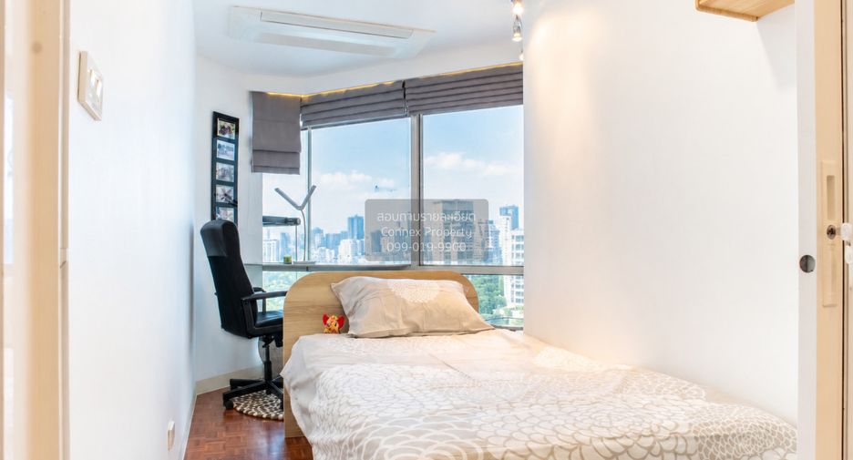 For rent 2 bedrooms condo in Watthana, Bangkok