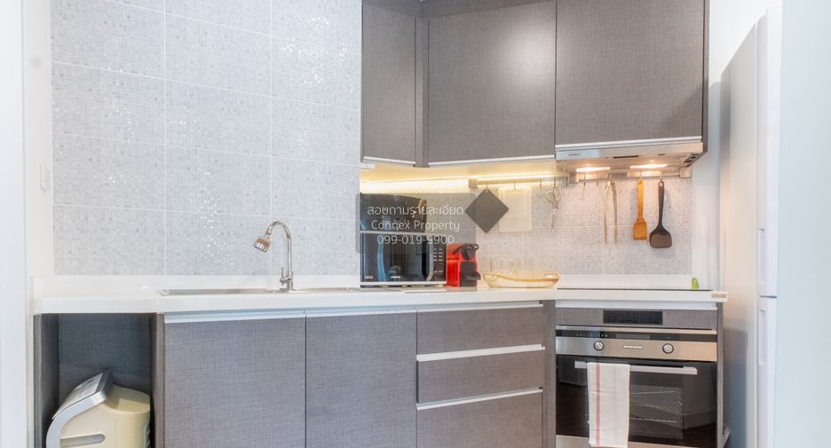 For rent 2 bedrooms condo in Watthana, Bangkok
