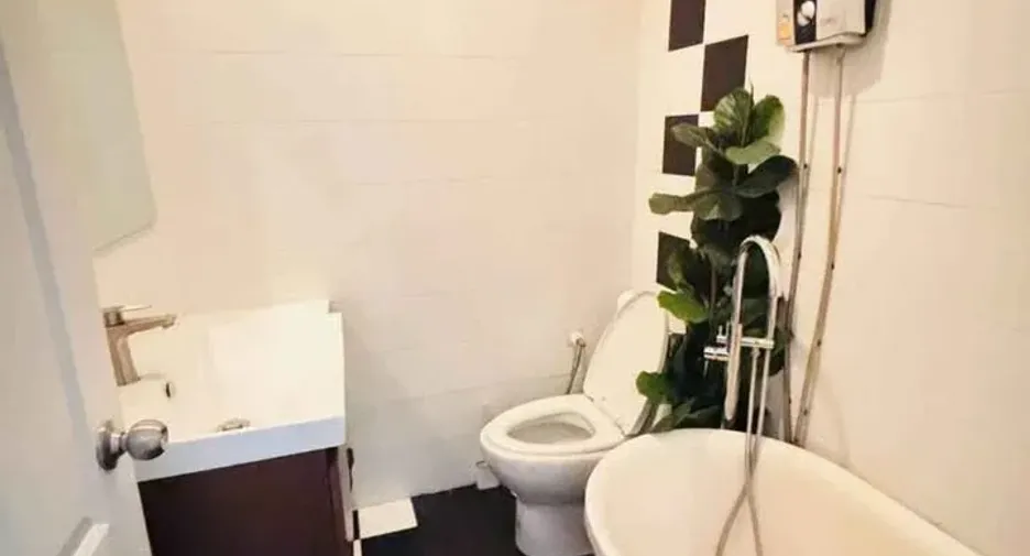 Haus zur Miete mit 2 Zimmer in Bang Lamung, Chonburi