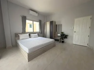 出售 2 卧室 联排别墅 在 Bang Lamung, Chon Buri