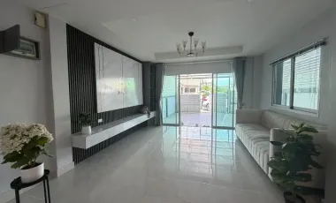 For sale 2 bedrooms townhouse in Bang Lamung, Chonburi