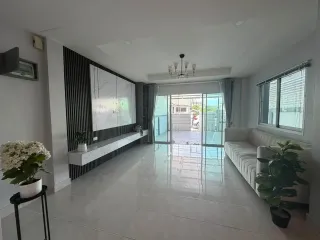 出售 2 卧室 联排别墅 在 Bang Lamung, Chon Buri