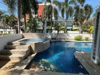 Haus zur Miete mit 4 Zimmer in Bang Lamung, Chonburi