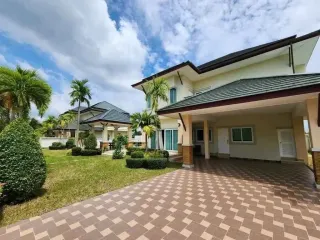 出租 4 卧室 独立屋 在 Sattahip, Chon Buri