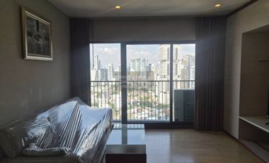 Condo en alquiler de 3 habitaciones 