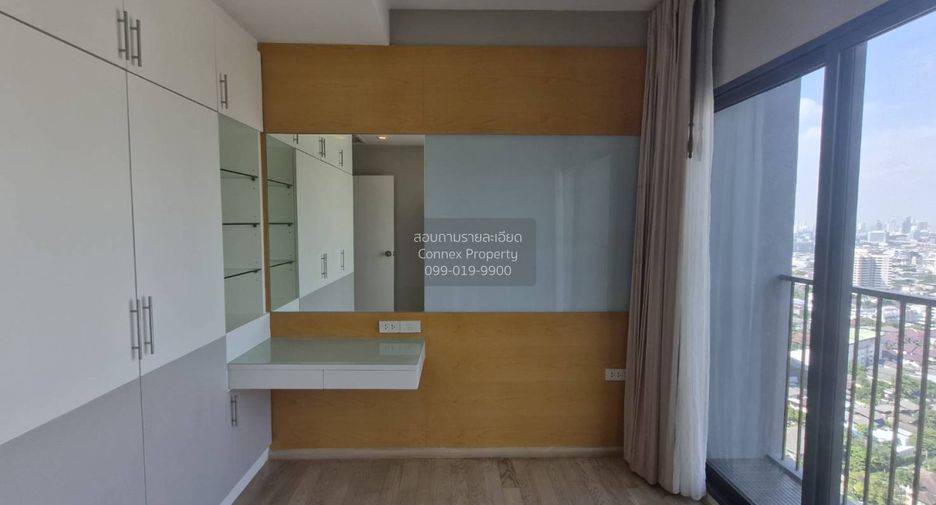 Condo en alquiler de 3 habitaciones en Khlong Toei, Bangkok