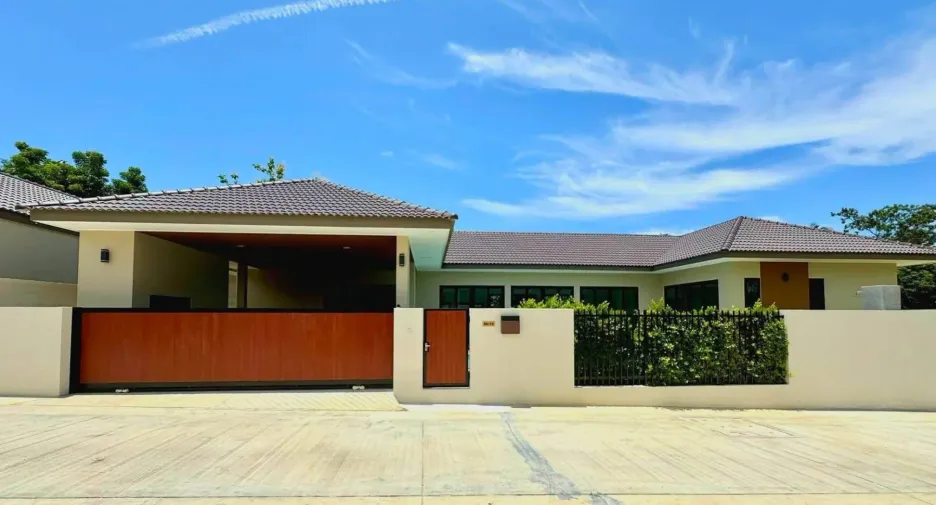 For sale 3 bedrooms house in Bang Lamung, Chonburi
