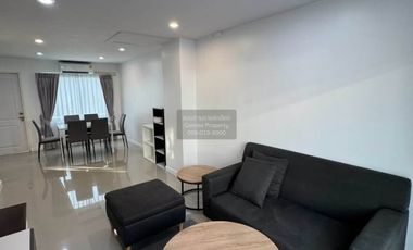 Casa adosada en alquiler de 3 habitaciones en Bang Lamung, Chonburi