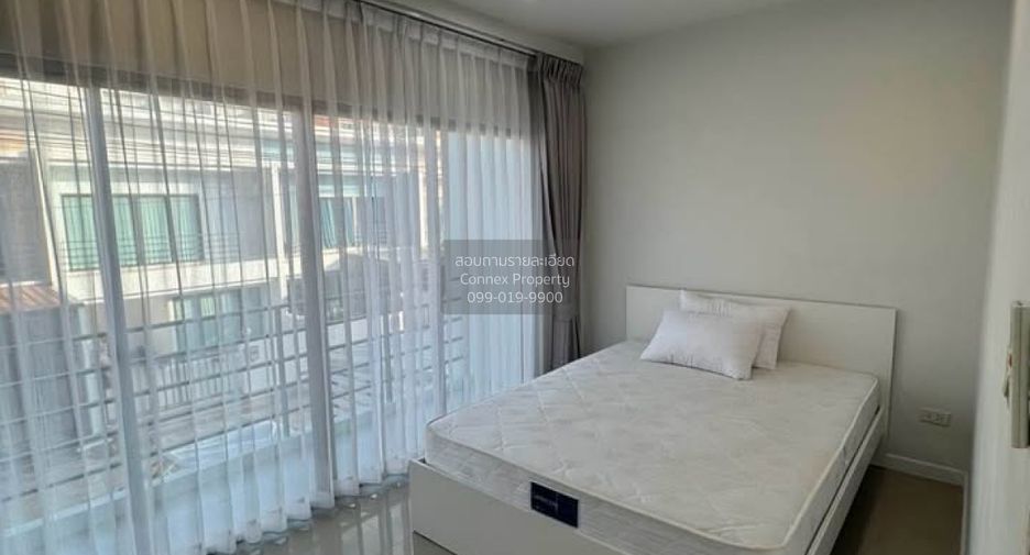 Casa adosada en alquiler de 3 habitaciones en Bang Lamung, Chonburi