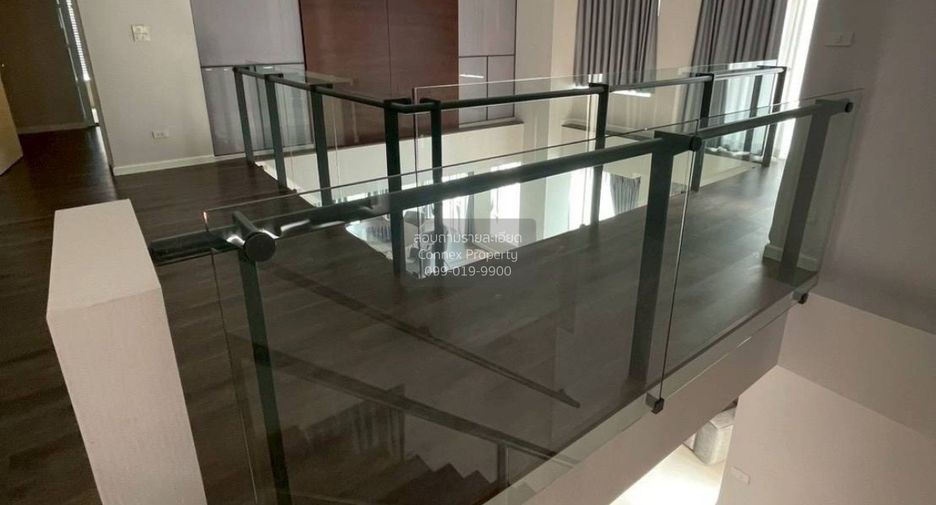 For rent 3 bedrooms condo in Pathum Wan, Bangkok