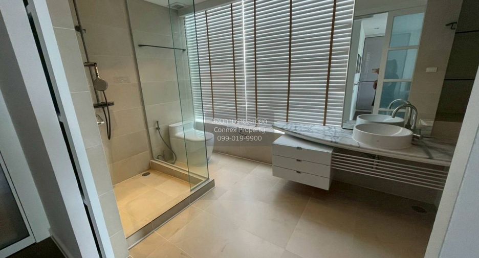 For rent 3 bedrooms condo in Pathum Wan, Bangkok
