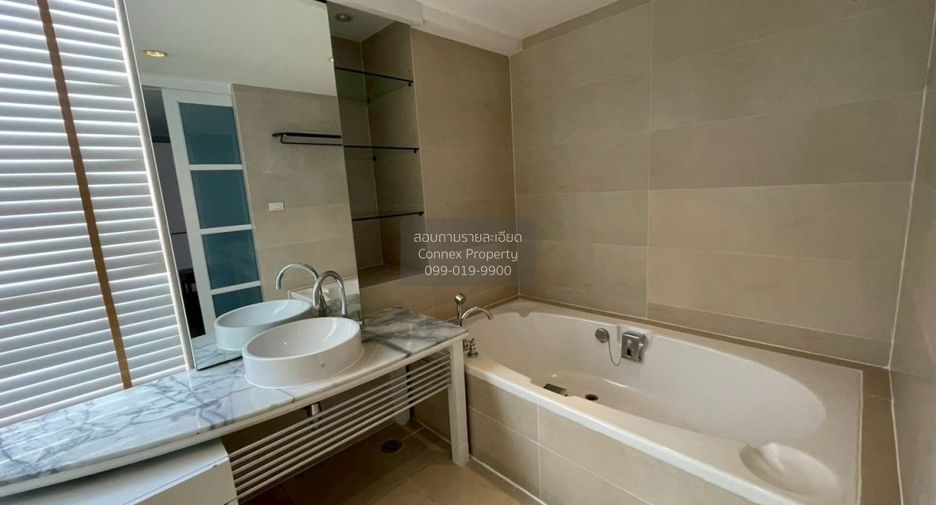 For rent 3 bedrooms condo in Pathum Wan, Bangkok