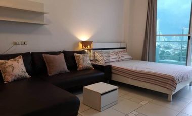 Condo en alquiler de 1 habitaciones en Khlong San, Bangkok