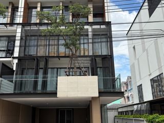 For rent 5 ベッドルーム townhouse in Suan Luang, Bangkok