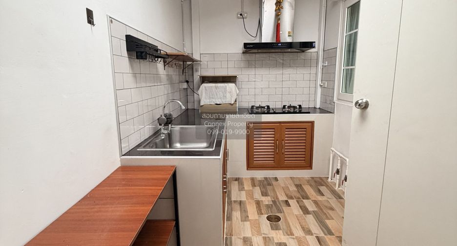 For rent 4 bedrooms townhouse in Thanyaburi, Pathum Thani