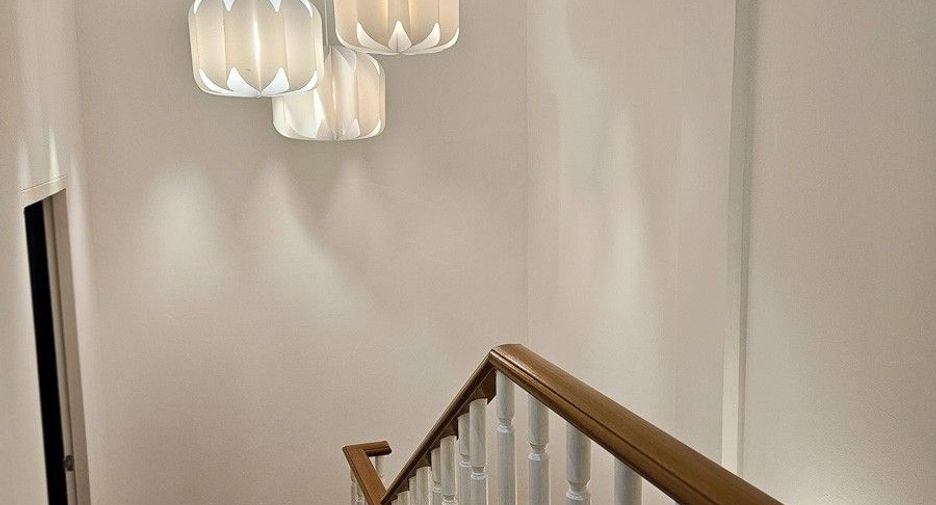 Casa adosada en venta de 3 habitaciones en Yan Nawa, Bangkok