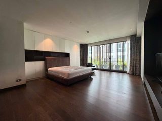 Condo en alquiler de 3 habitaciones en Yan Nawa, Bangkok