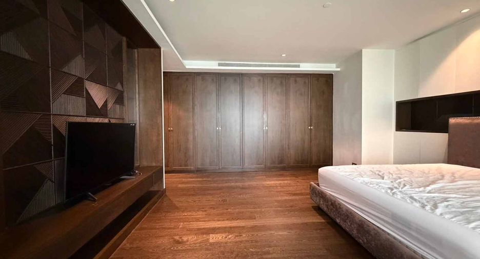 Condo en alquiler de 3 habitaciones en Yan Nawa, Bangkok