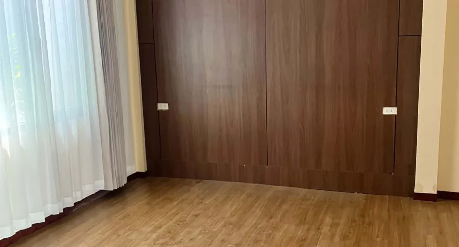 Villa en alquiler de 5 habitaciones en Jomtien, Pattaya