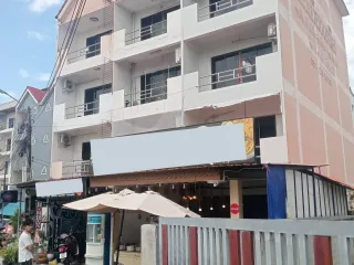 For sale 5 bedrooms apartment in Bang Lamung, Chonburi