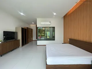 Villa en alquiler de 5 habitaciones en Bang Lamung, Chonburi