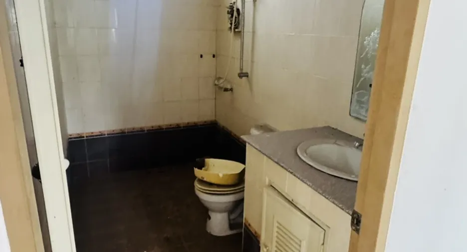 Haus zum Kauf mit 4 Zimmer in Bang Lamung, Chonburi