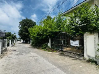 Haus zum Kauf mit 4 Zimmer in Bang Lamung, Chonburi