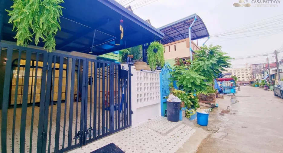 For sale 3 bedrooms townhouse in Bang Lamung, Chonburi