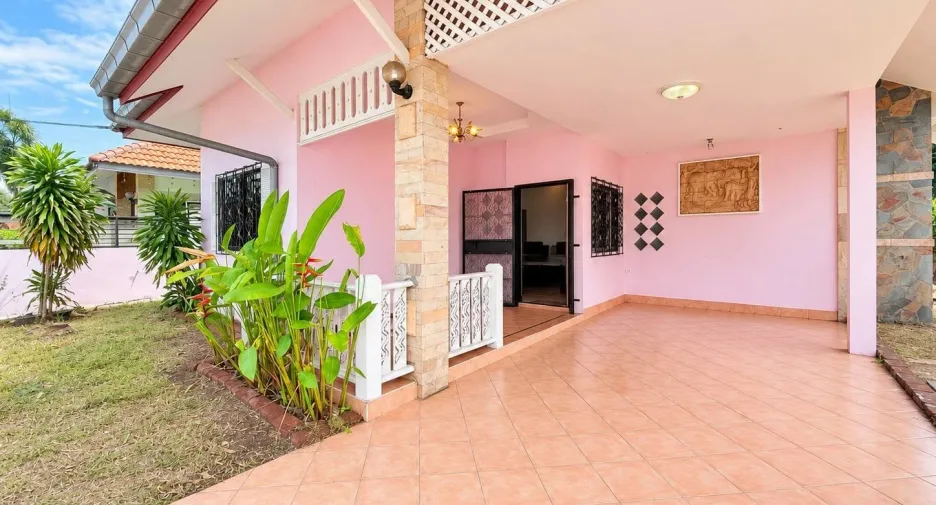 Casa en alquiler de 2 habitaciones en Bang Lamung, Chonburi
