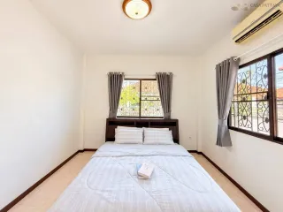 Casa en alquiler de 2 habitaciones en Bang Lamung, Chonburi