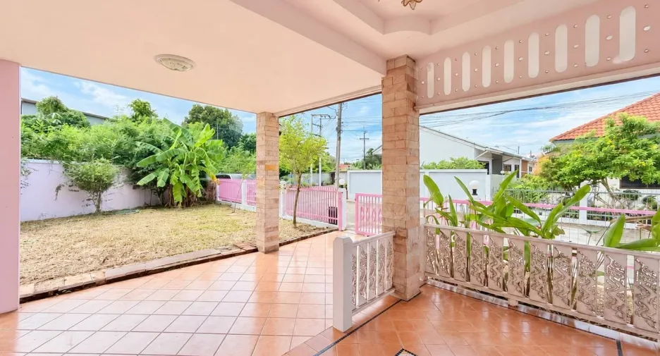 Casa en alquiler de 2 habitaciones en Bang Lamung, Chonburi