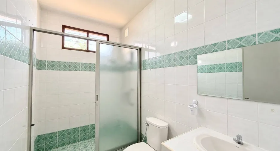 Casa en alquiler de 2 habitaciones en Bang Lamung, Chonburi