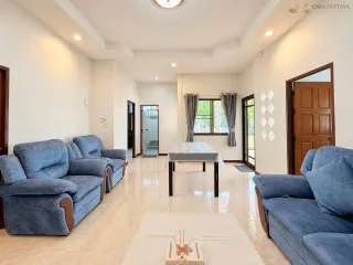 Casa en alquiler de 2 habitaciones en Bang Lamung, Chonburi