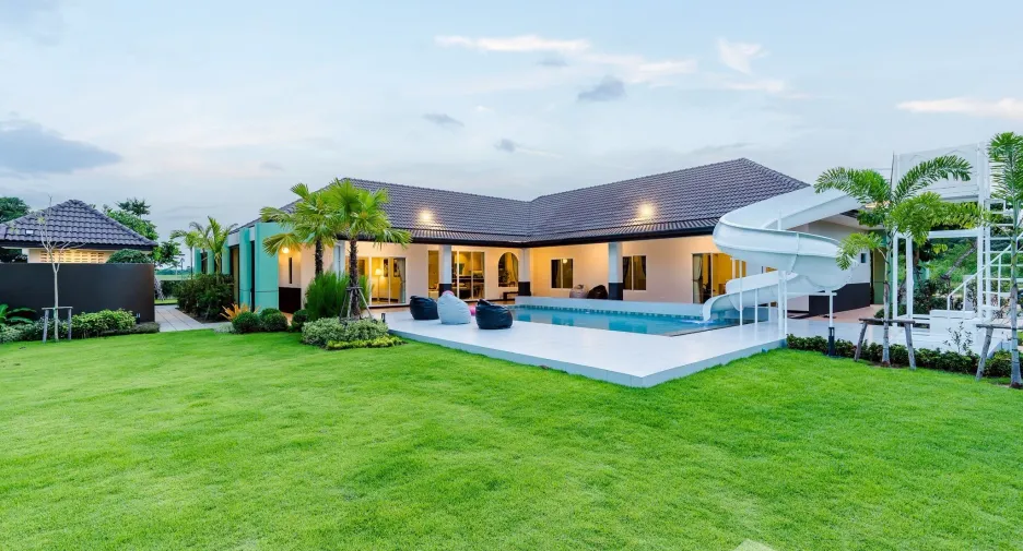 For rent 4 bedrooms house in Hua Hin, Prachuap Khiri Khan