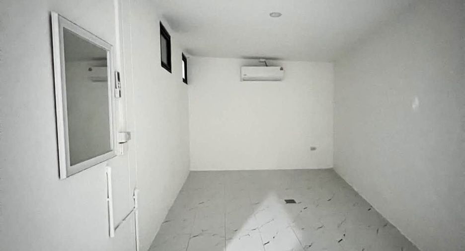Haus zur Miete mit 3 Zimmer in Bang Lamung, Chonburi