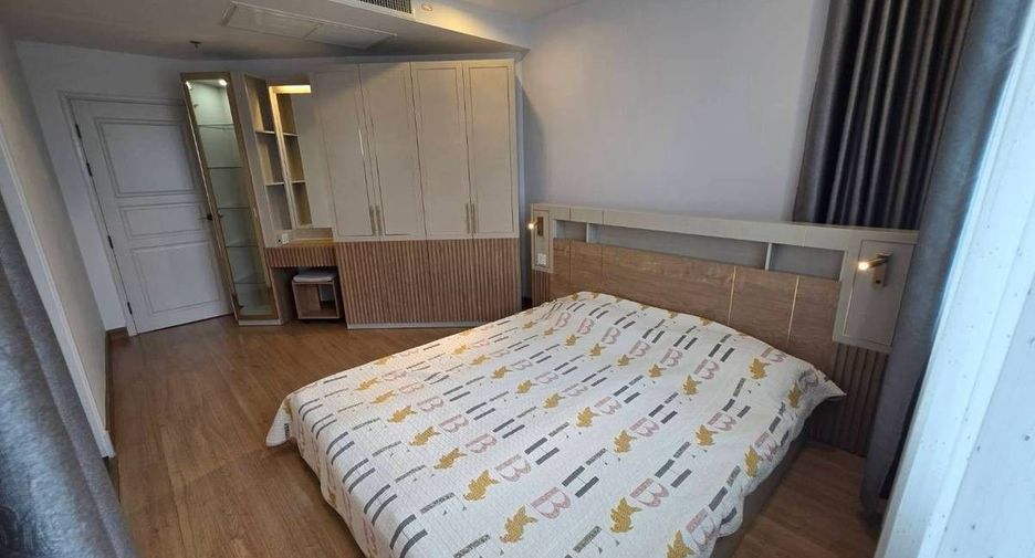 For sale 2 bedrooms condo in Huai Khwang, Bangkok