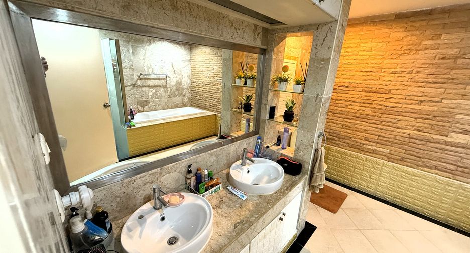 À vendre 2 chambres condo à Mueang Phuket, Phuket