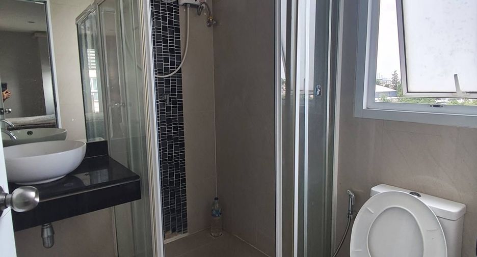 For rent 2 ベッドルーム condo in Wang Thonglang, Bangkok