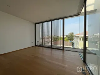 出租 和 出售 3 卧室 办公室 在 Chatuchak, 曼谷