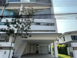 出租 和 出售 3 卧室 办公室 在 Chatuchak, 曼谷