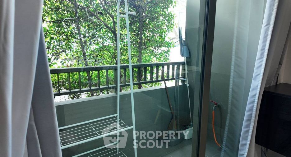 Condo en alquiler de 2 habitaciones en Huai Khwang, Bangkok