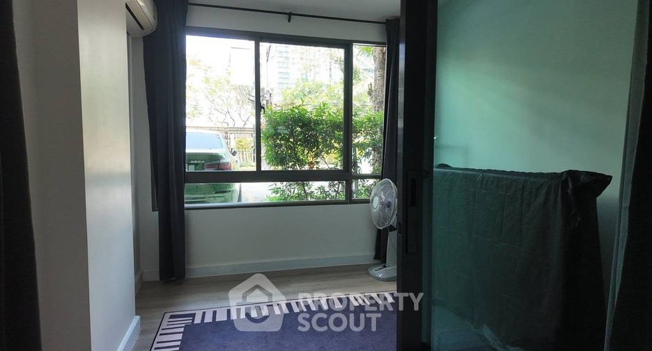 Condo en alquiler de 2 habitaciones en Huai Khwang, Bangkok