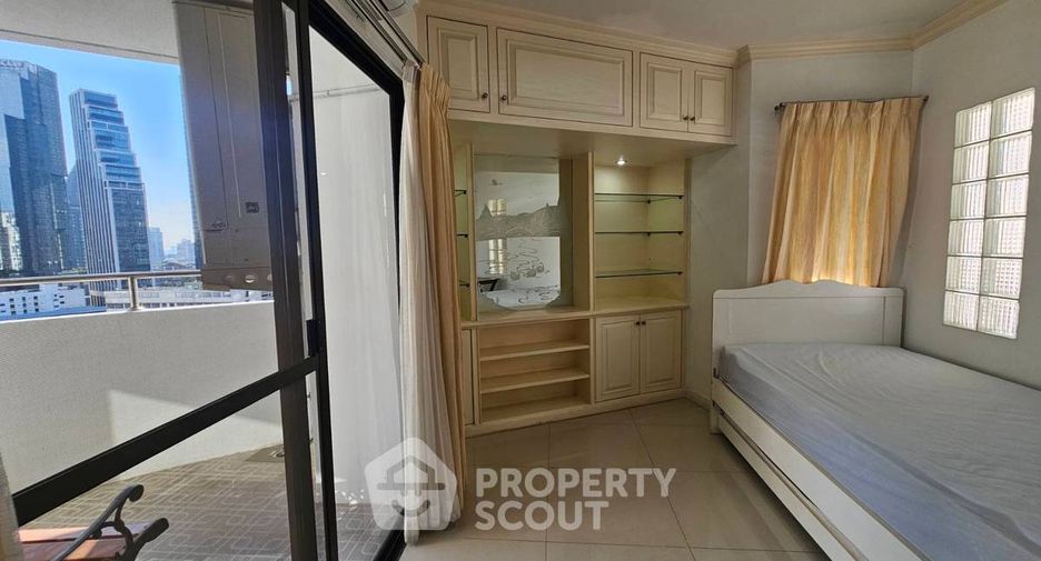 Condo en alquiler de 3 habitaciones en Watthana, Bangkok