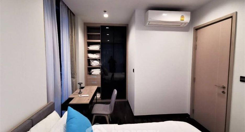 For rent 2 bedrooms condo in Huai Khwang, Bangkok