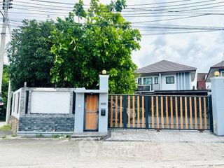 出售 4 卧室 独立屋 在 Si Racha, Chon Buri